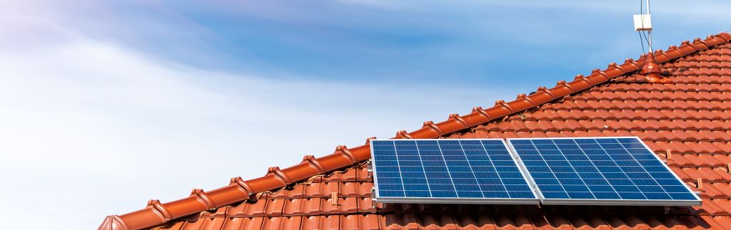 Casas do futuro contam com painéis solares para renovação saudável de energia
