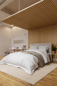 Decoração com madeira para quarto de casal.