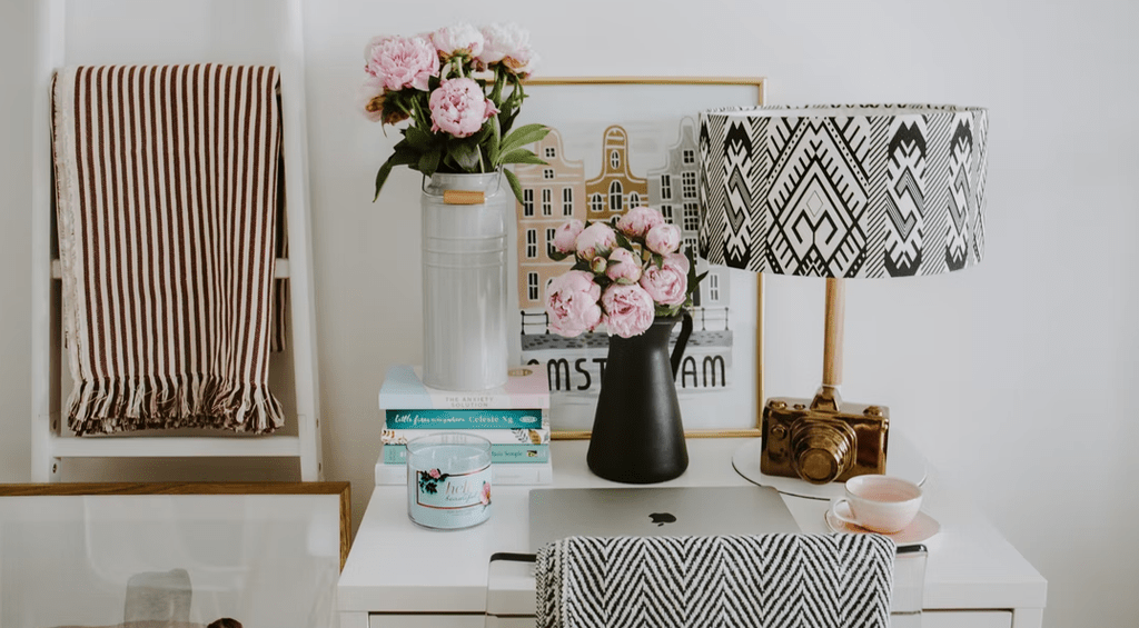 O estilo vintage agrega o ambiente home office com elegância e beleza.