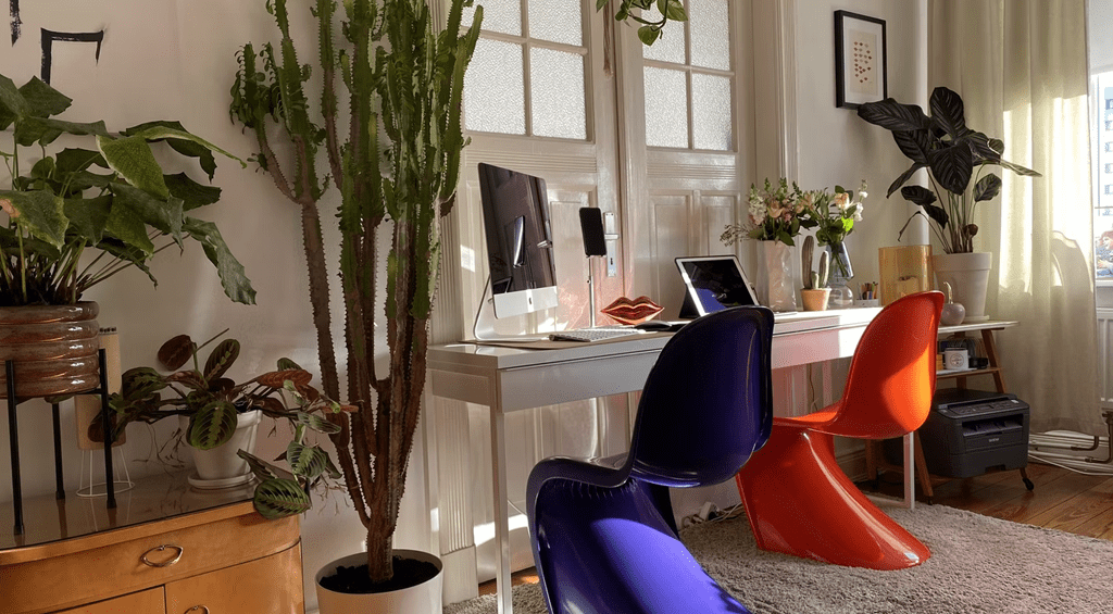 Quando se divide um espaço de home office com outras pessoas, é necessário planejar bem para todos saírem ganhando.