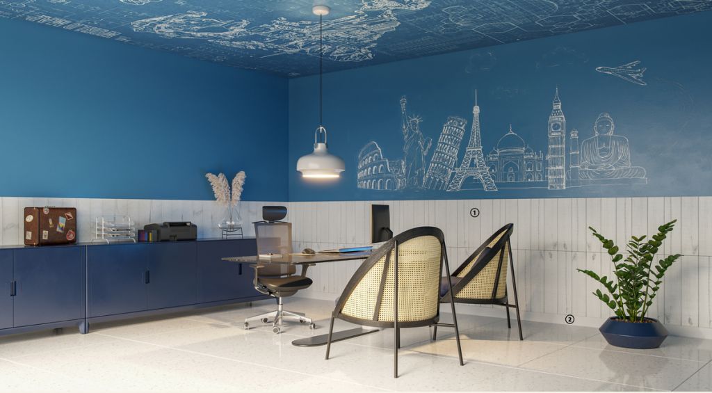 Revestimento em parede woodpanel aplicado em um escritório com decoração moderna em tons de azul.