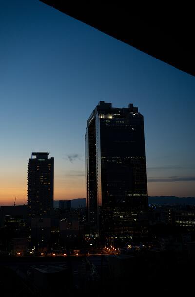 Foto do Mini Sky City na China no pôr do sol, simbolizando as construções modulares existentes no mundo.