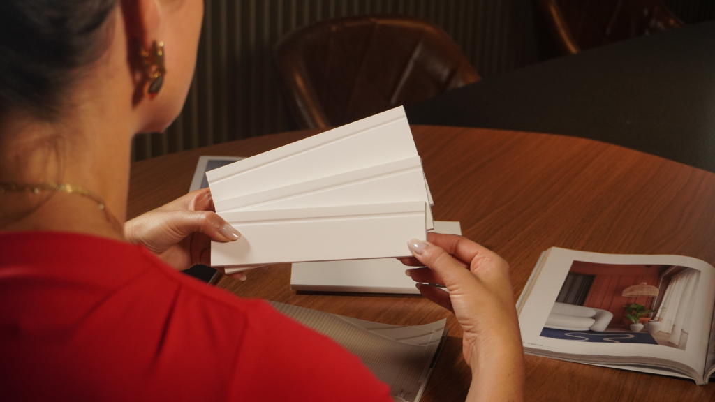 Rodape com friso minimalista Lancamentos Santa Luzia 2026 Rodape com friso minimalista Lancamentos Santa Luzia 2026